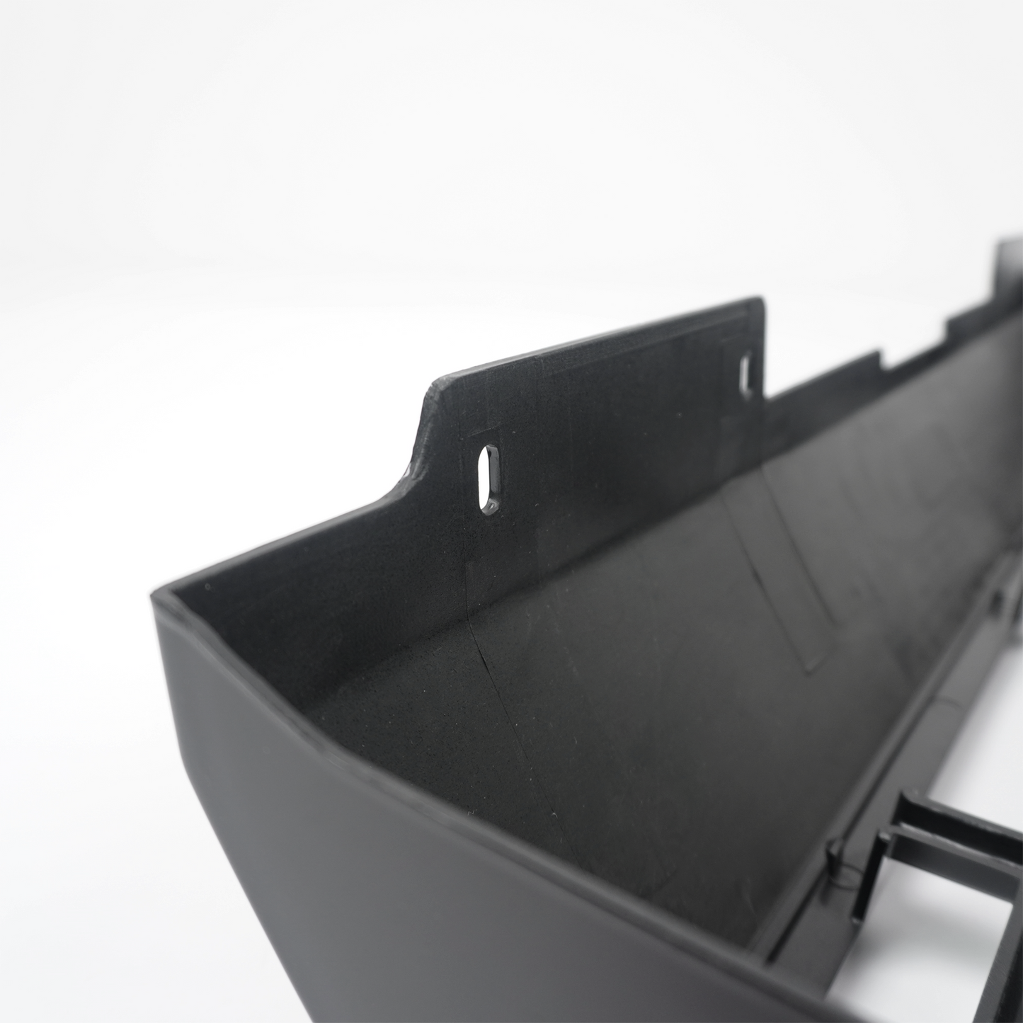 Adventure Edition Style Front Grille Gloss Black for Classic Defender - E500